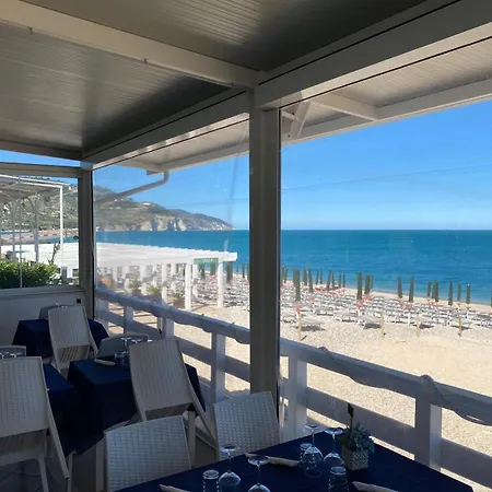 Frühstückspension Direttamente Sul Mare Da Antonino 4*