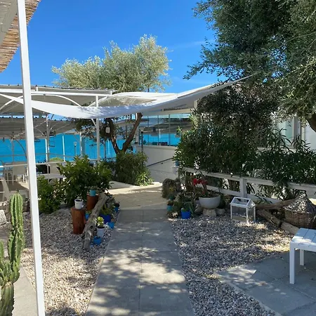 Direttamente Sul Mare Da Antonino Frühstückspension 4*