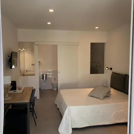 Direttamente Sul Mare Da Antonino Frühstückspension Mattinata