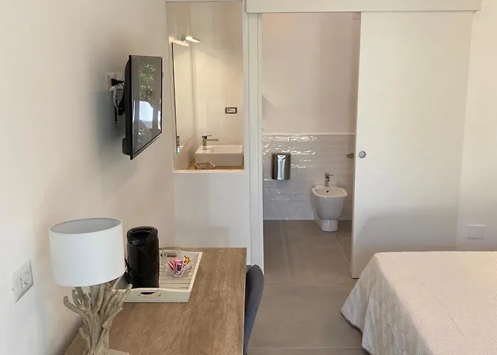 Direttamente Sul Mare Da Antonino לינה וארוחת בוקר מאטינאטה