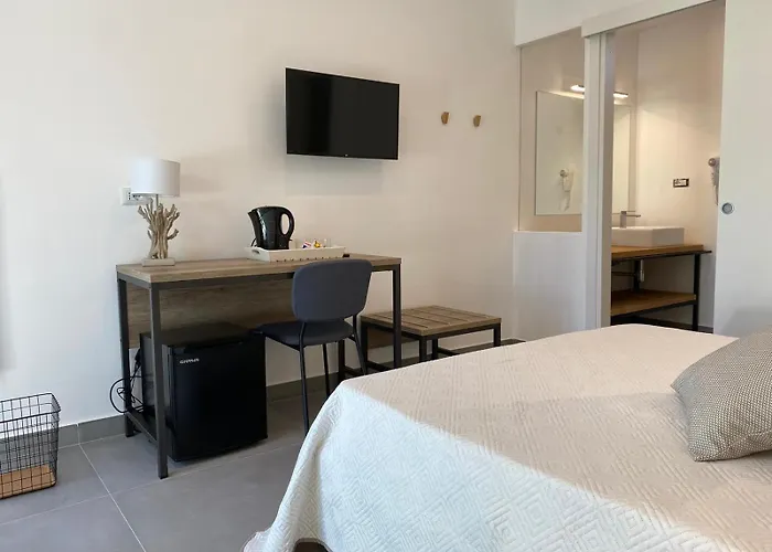 לינה וארוחת בוקר Direttamente Sul Mare Da Antonino 4*