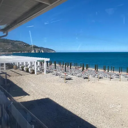 Direttamente Sul Mare Da Antonino Bed & Breakfast Mattinata