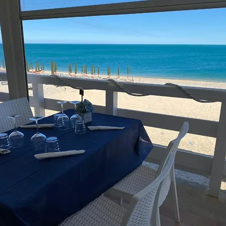 Direttamente Sul Mare Da Antonino Bed & Breakfast