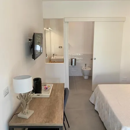 Direttamente Sul Mare Da Antonino Bed & Breakfast Mattinata