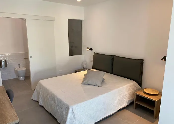 Direttamente Sul Mare Da Antonino ベッド・アンド・ブレックファスト マッティナータ